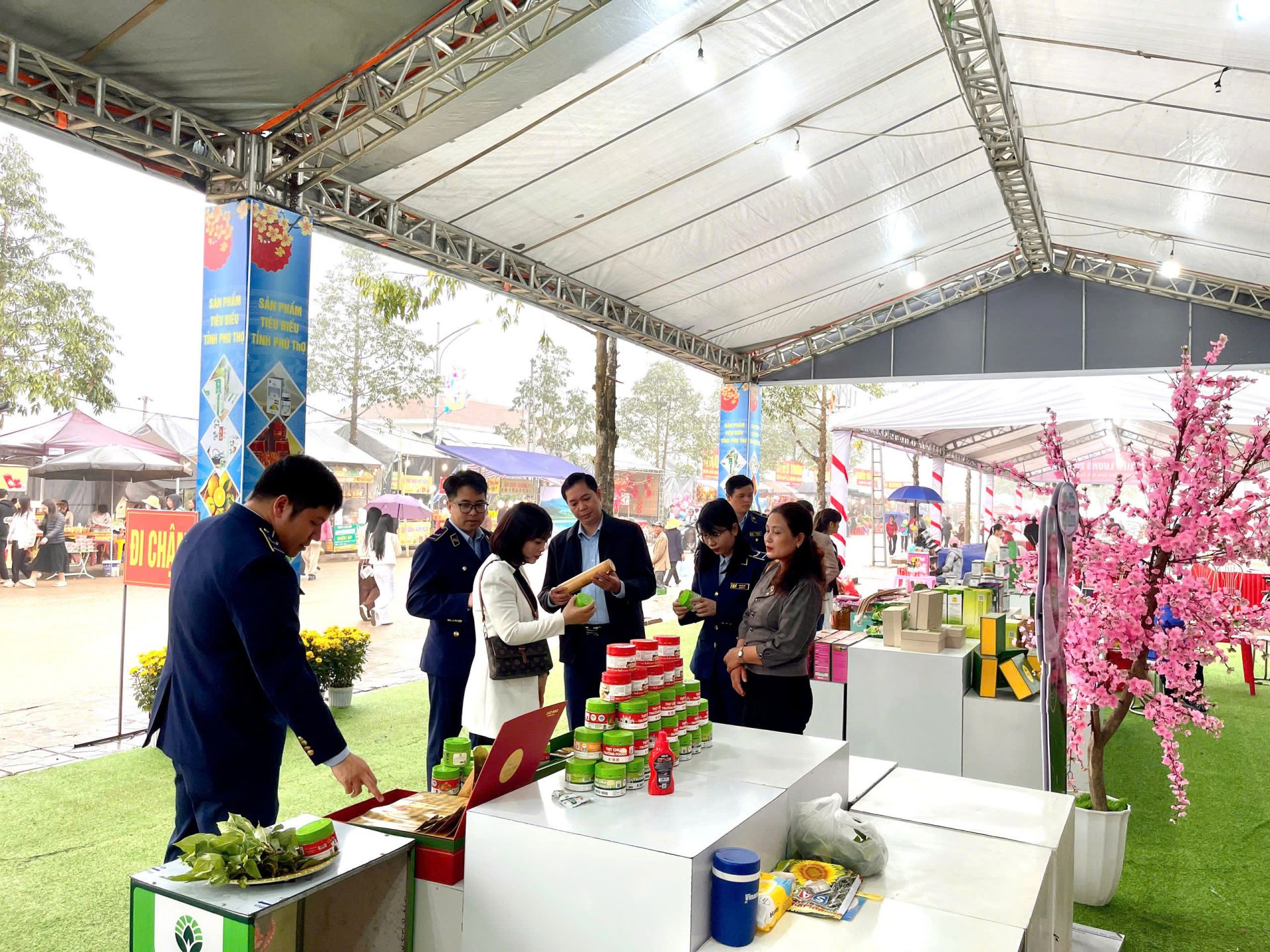 Phú Thọ: Siết chặt quản lý thị trường, bảo vệ quyền lợi du khách dịp Lễ hội Xuân Bính Ngọ 2026