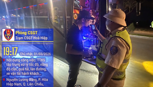 CSGT Đà Nẵng: Phát hiện xe khách tuyến Quảng Trị - Đà Nẵng chở vượt quá số người
