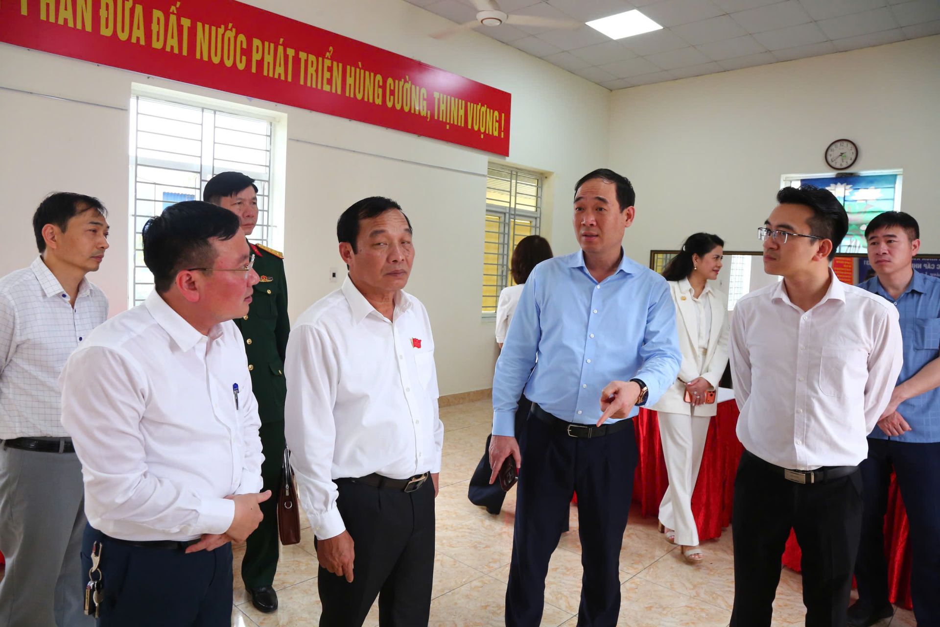 L&atilde;nh đạo th&agrave;nh phố kiểm tra tại phường An Phong.