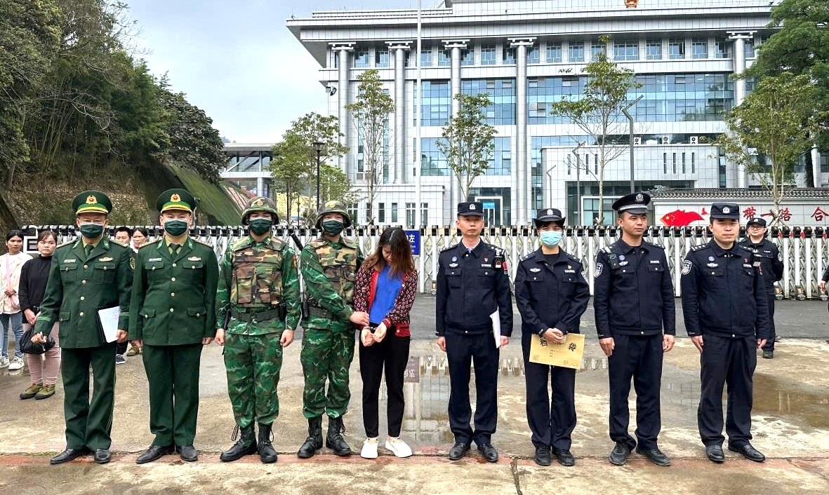 Cao Bằng tiếp nhận 12 công dân nhập cảnh trái phép được trao trả