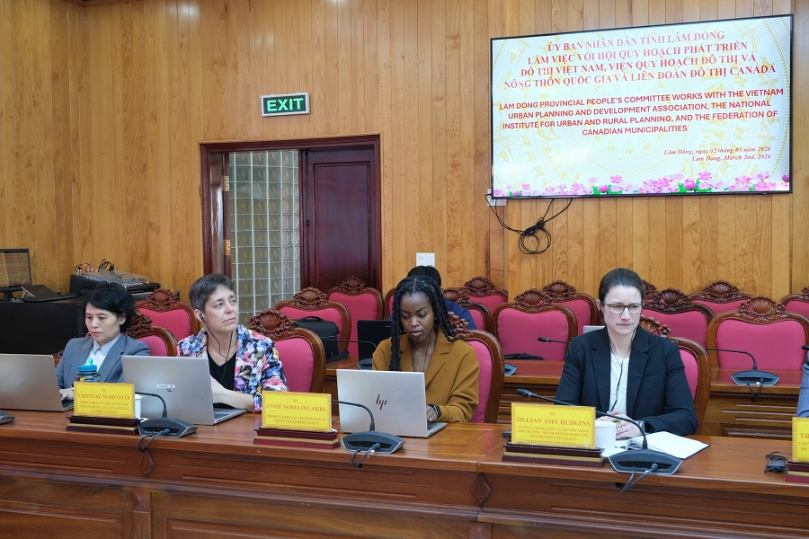 Đại diện đo&agrave;n đối t&aacute;c tại buổi l&agrave;m việc