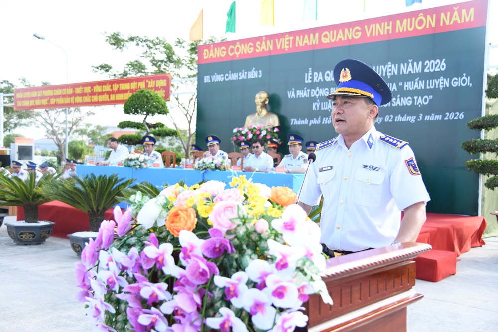 Đại t&aacute; Trần Xu&acirc;n Lương - Ủy vi&ecirc;n Đảng ủy CSB, Tư lệnh V&ugrave;ng Cảnh s&aacute;t biển 3 qu&aacute;n triệt nhiệm vụ huấn luyện năm 2026