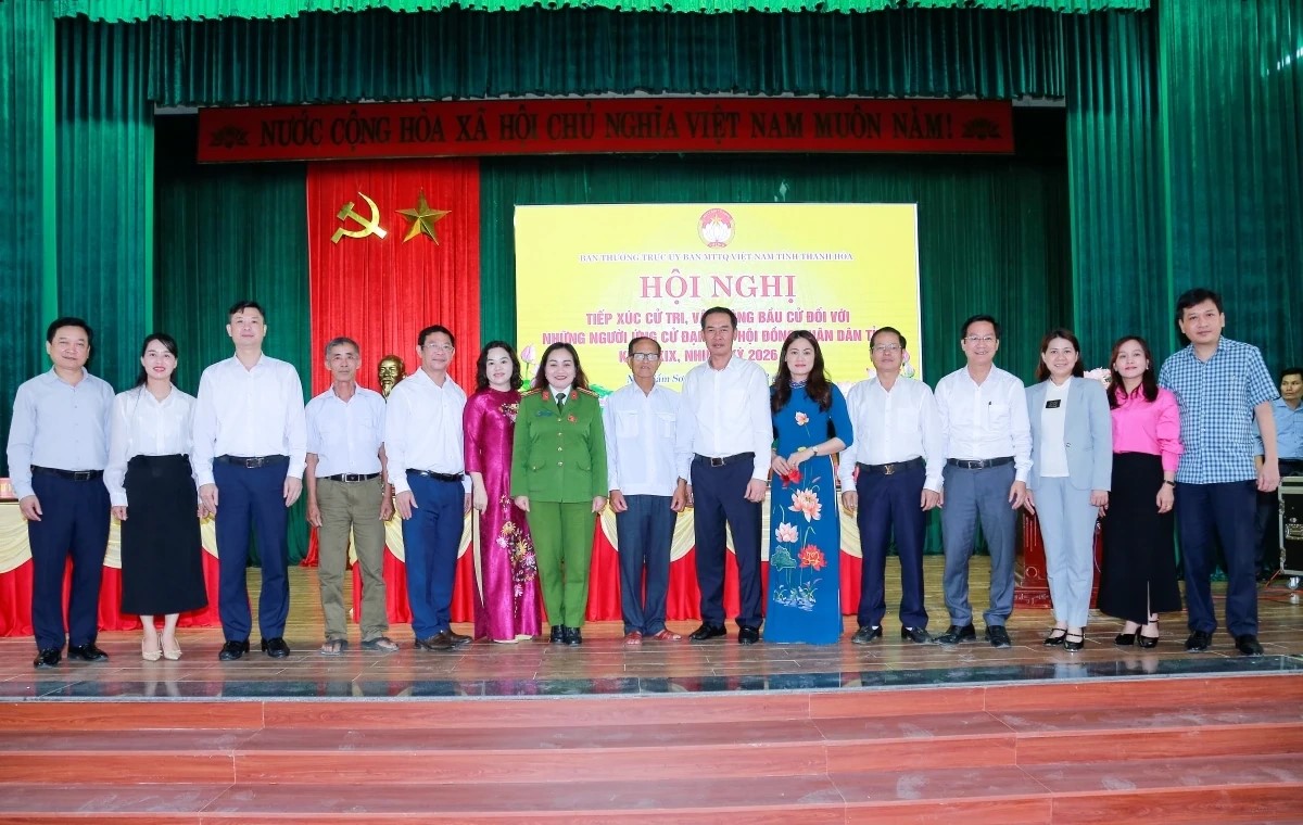 Ph&oacute; B&iacute; thư Tỉnh ủy, Chủ tịch Ủy ban MTTQ Việt Nam tỉnh Trịnh Tuấn Sinh v&agrave; c&aacute;c ứng cử vi&ecirc;n đại biểu HĐND tỉnh kh&oacute;a XIX, nhiệm kỳ 2026-2031 với cử tri phường Nam Sầm Sơn.