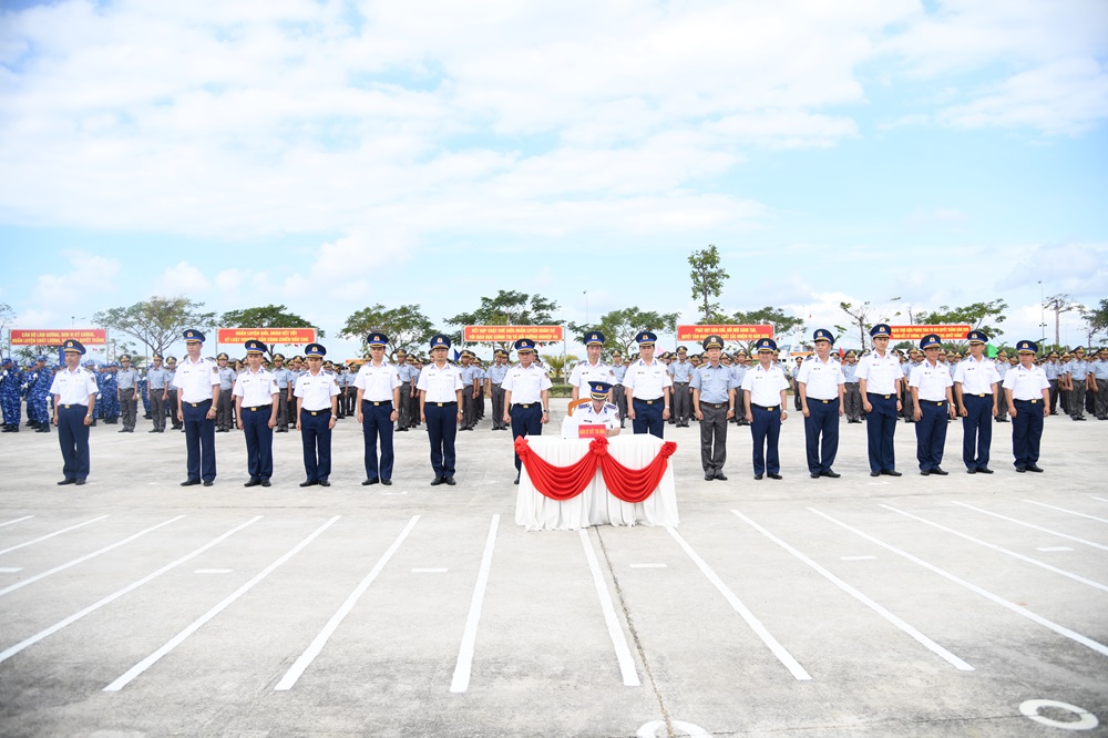 K&yacute; kết giao ước thi đua