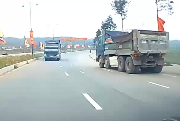 Hải Phòng: Xử lý trường hợp lái xe đi ngược chiều trên đường có biển cấm