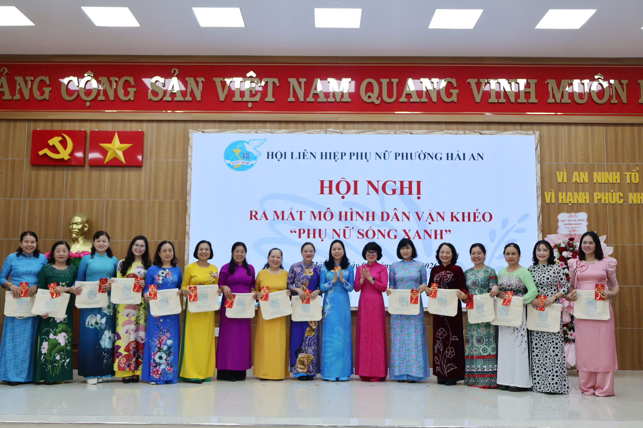 Ra mắt m&ocirc; hình &ldquo;Phụ nữ sống xanh&rdquo; phường Hải An.