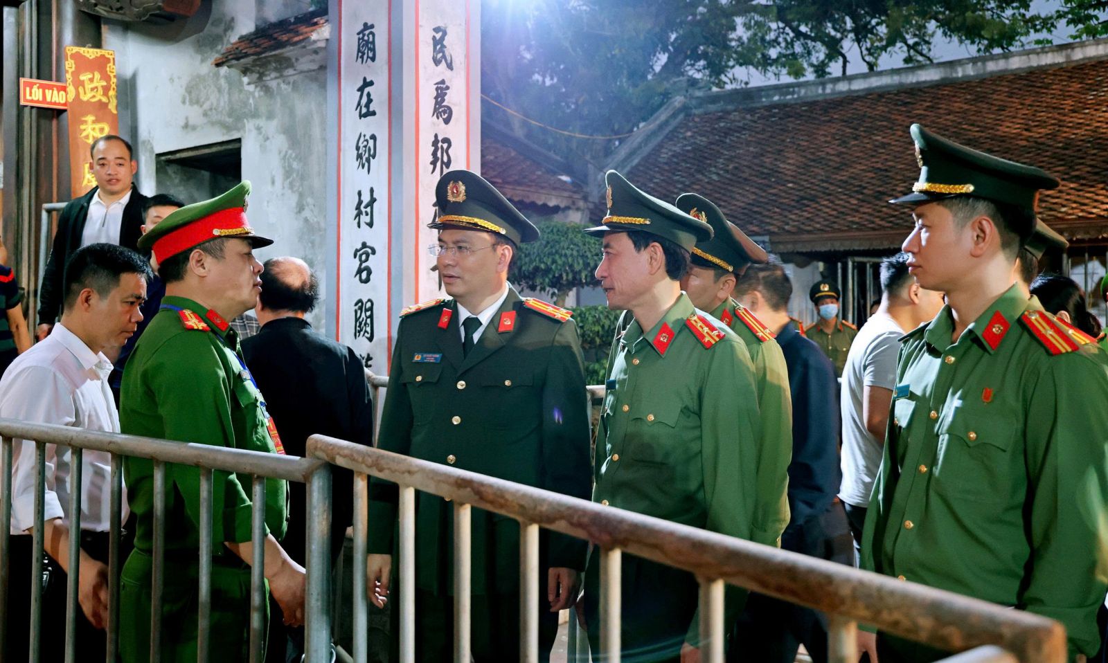 Công an tỉnh Ninh Bình bảo đảm tốt an ninh trật tự Lễ khai Ấn, phát Ấn Đền Trần và Lễ phát lương Đền Trần Thương năm 2026