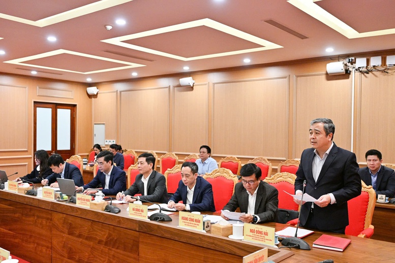 Đồng ch&iacute; Ng&ocirc; Đ&ocirc;ng Hải, Ph&oacute; trưởng Ban Tuy&ecirc;n gi&aacute;o v&agrave; D&acirc;n vận Trung ương, Ph&oacute; Trưởng đo&agrave;n kiểm tra c&ocirc;ng bố Quyết định số 20-QĐNS/TW, ng&agrave;y 23/2/2026 của Bộ Ch&iacute;nh trị về việc kiểm tra, gi&aacute;m s&aacute;t đối với Ban Thường vụ Tỉnh ủy Cao Bằng - Ảnh: VGP/To&agrave;n Thắng