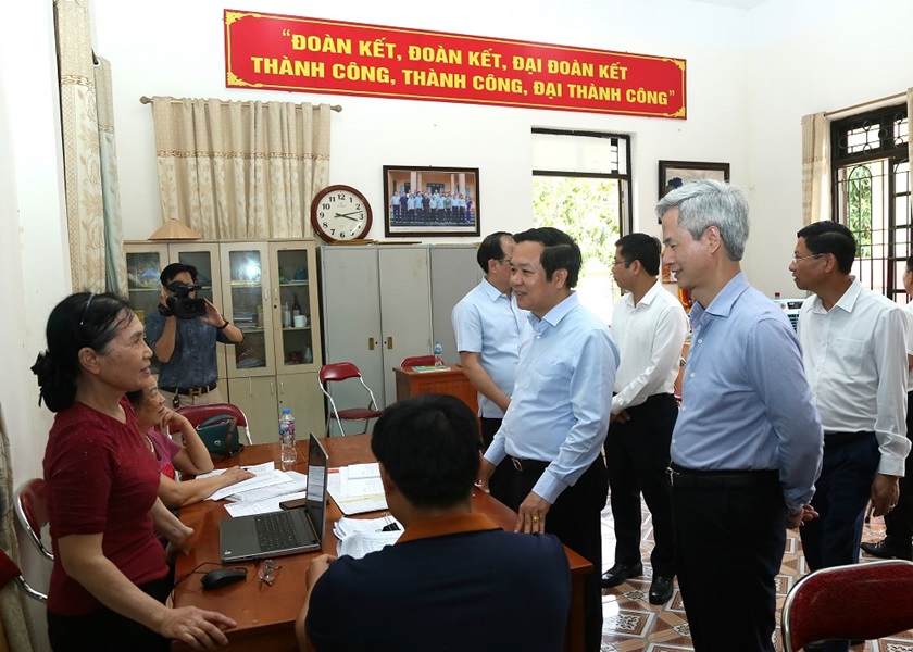 Đoàn kiểm tra công tác chuẩn bị bầu cử tại khu vực bỏ phiếu số 11, Tổ dân phố An Thịnh. Đoàn kiểm tra công tác chuẩn bị bầu cử tại khu vực bỏ phiếu số 11, Tổ dân phố An Thịnh.