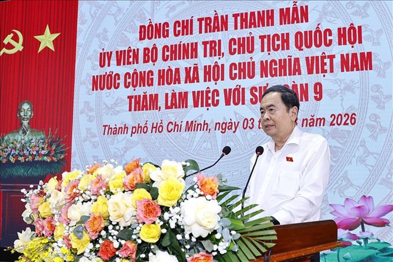 Chủ tịch Quốc hội đánh giá cao việc Sư đoàn đặc biệt quan tâm công tác xây dựng đơn vị vững mạnh về chính trị, yếu tố quyết định để nâng cao chất lượng tổng hợp, sức mạnh chiến đấu - Ảnh: TTXVN Chủ tịch Quốc hội đánh giá cao việc Sư đoàn đặc biệt quan tâm công tác xây dựng đơn vị vững mạnh về chính trị, yếu tố quyết định để nâng cao chất lượng tổng hợp, sức mạnh chiến đấu - Ảnh: TTXVN