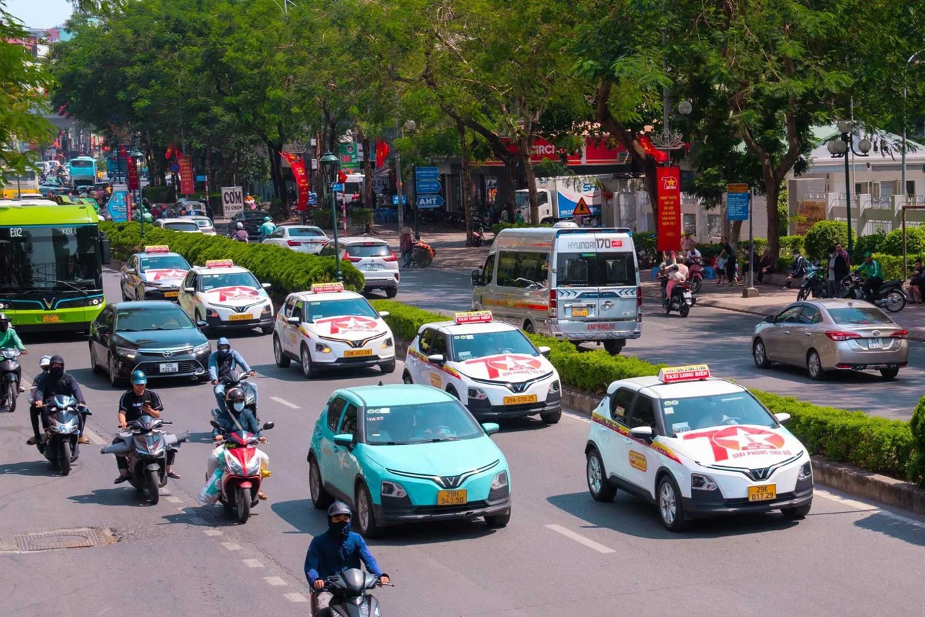 Hành trình xanh hóa taxi Thủ đô: Khi khát vọng đối mặt với bài toán thực tế