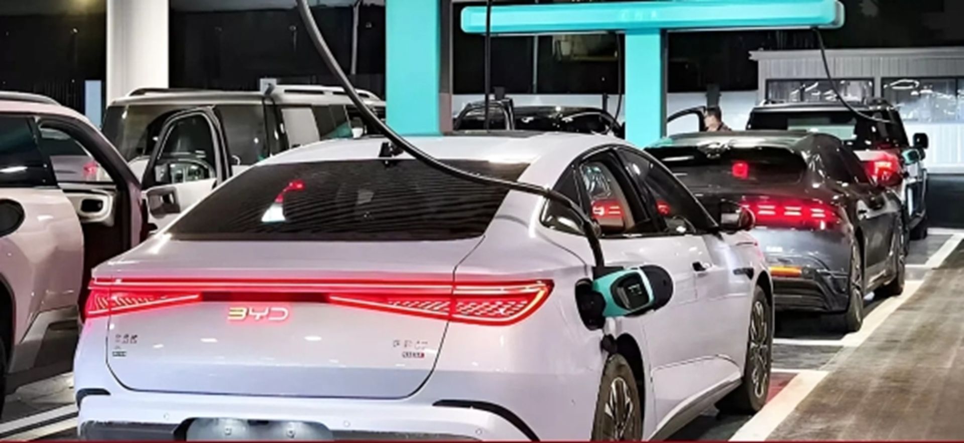 BYD thử nghiệm trạm sạc 1.500 kW: Giải cơn khát năng lượng cho xe điện trong 5 phút