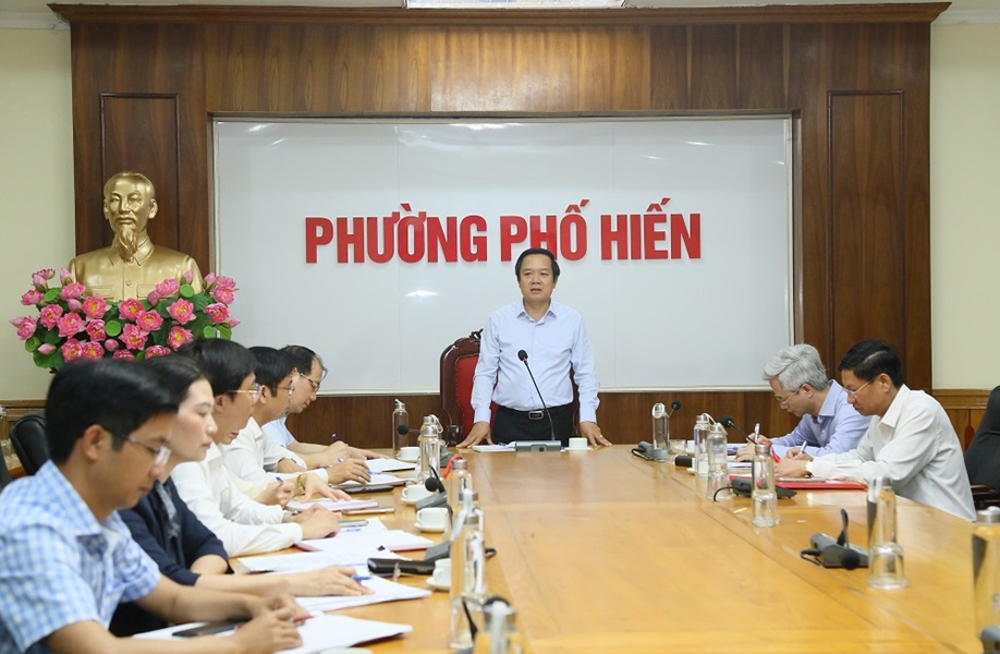 Chủ tịch tỉnh Hưng Yên phát biểu tại buổi kiểm tra Chủ tịch tỉnh Hưng Yên phát biểu tại buổi kiểm tra