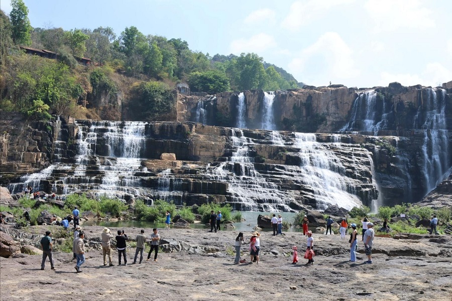 Lâm Đồng: Hơn 2.800 du khách trẩy hội Thác Pongour ngày Rằm tháng Giêng