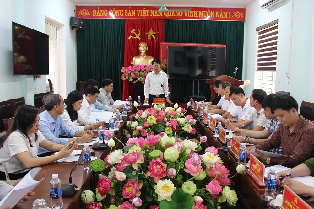 Quang cảnh buổi gi&aacute;m s&aacute;t tại x&atilde; Cẩm Thủy.