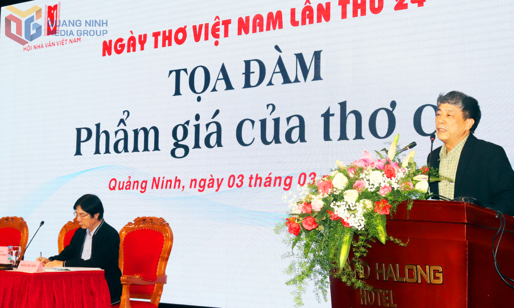 Nhà thơ Nguyễn Bình Phương, Phó Chủ tịch Hội Nhà văn Việt Nam chủ trì, phát biểu tại lễ khai mạc tọa đàm Nhà thơ Nguyễn Bình Phương, Phó Chủ tịch Hội Nhà văn Việt Nam chủ trì, phát biểu tại lễ khai mạc tọa đàm