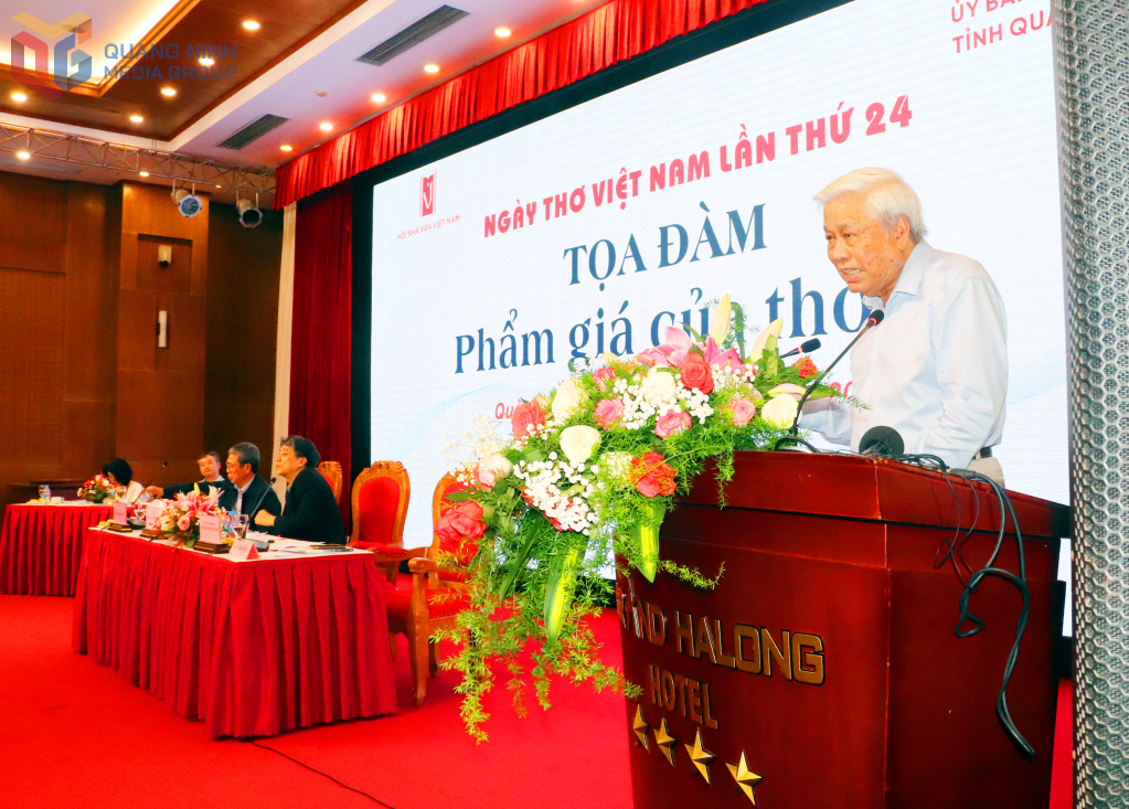 Nhà thơ Vũ Quần Phương tham luận, đánh giá về giá trị sáng tác thi ca bằng cảm xúc của nhà thơ Nhà thơ Vũ Quần Phương tham luận, đánh giá về giá trị sáng tác thi ca bằng cảm xúc của nhà thơ