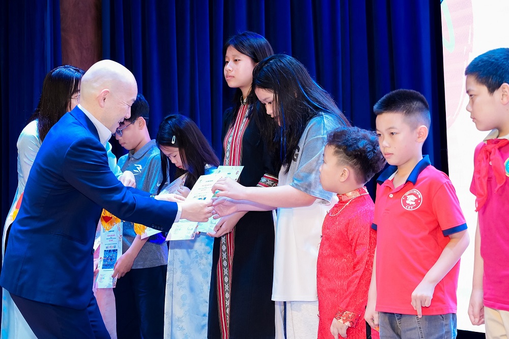 Trao giải Cuộc thi vẽ tranh quốc tế Toyota - Chiếc ô tô mơ ước năm 2025