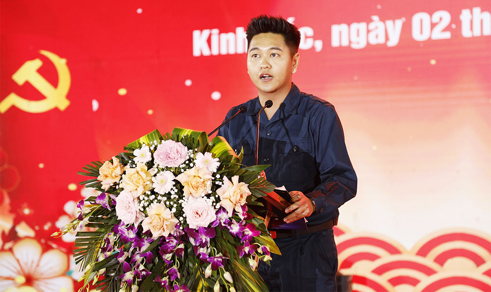 Thanh ni&ecirc;n Nguyễn Việt Thắng ph&aacute;t biểu.