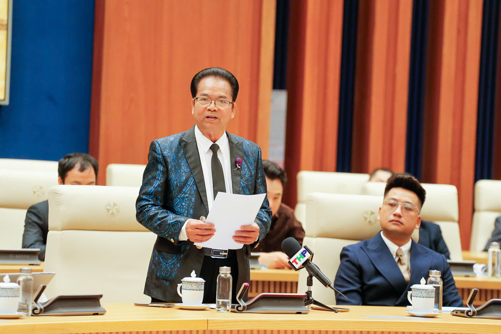 Đại biểu trao đổi, thảo luận tại Hội nghị. Đại biểu trao đổi, thảo luận tại Hội nghị.