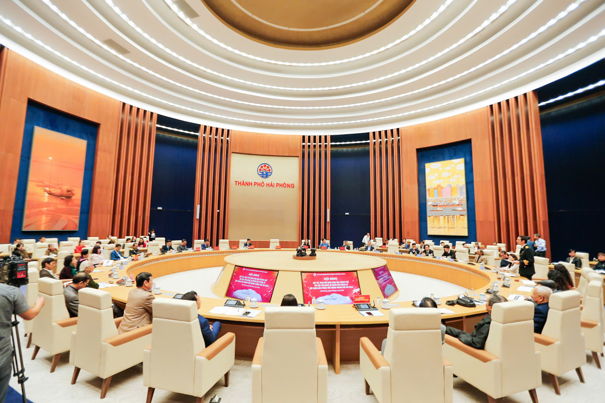 Quang cảnh hội nghị. Quang cảnh hội nghị.