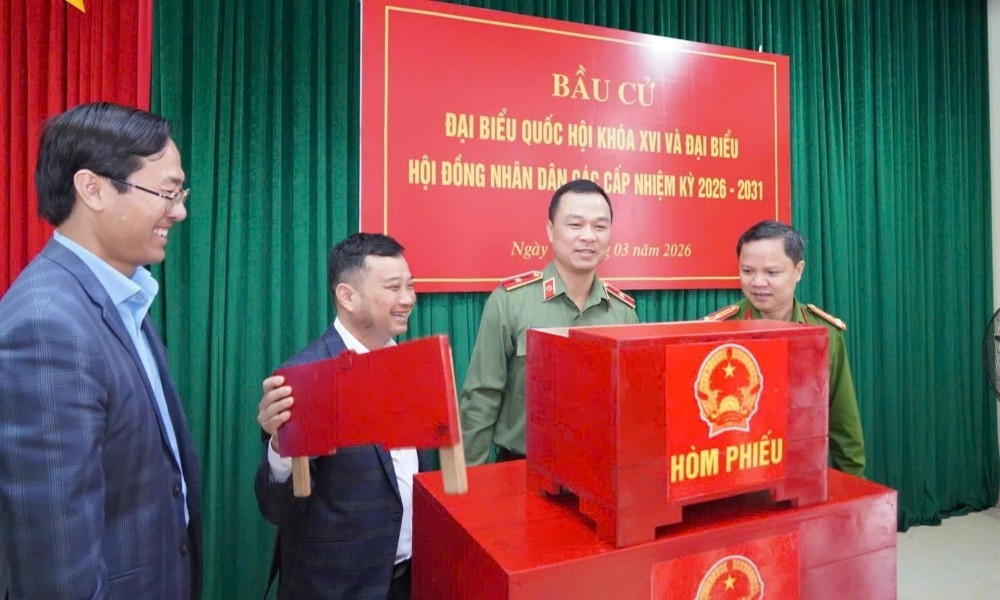 Giám đốc Công an tỉnh Thanh Hóa kiểm tra công tác chuẩn bị bầu cử tại phường Trúc Lâm và Hải Lĩnh