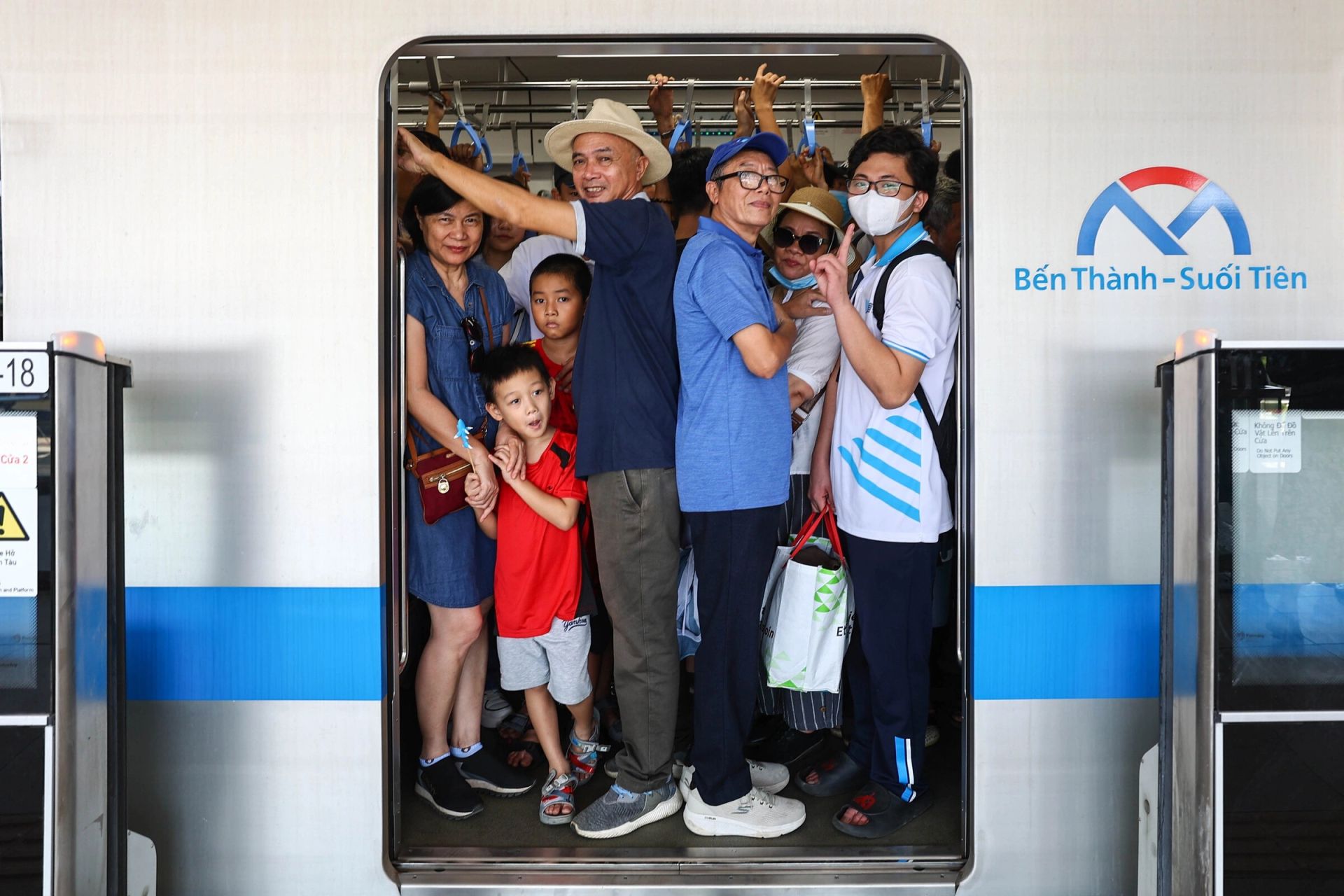 TP. HCM miễn phí metro và xe buýt cho cử tri đi bầu cử ngày 15/3