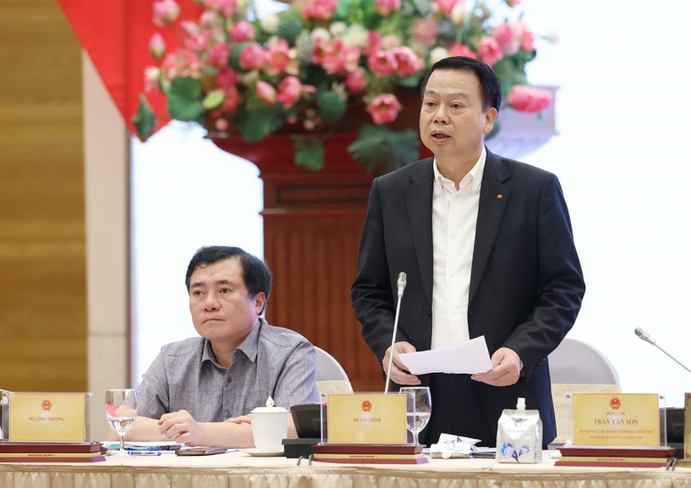 Thứ trưởng Bộ Tài chính Nguyễn Đức Chi trả lời các câu hỏi của báo chí tại họp báo - Ảnh: VGP/NB Thứ trưởng Bộ Tài chính Nguyễn Đức Chi trả lời các câu hỏi của báo chí tại họp báo - Ảnh: VGP/NB