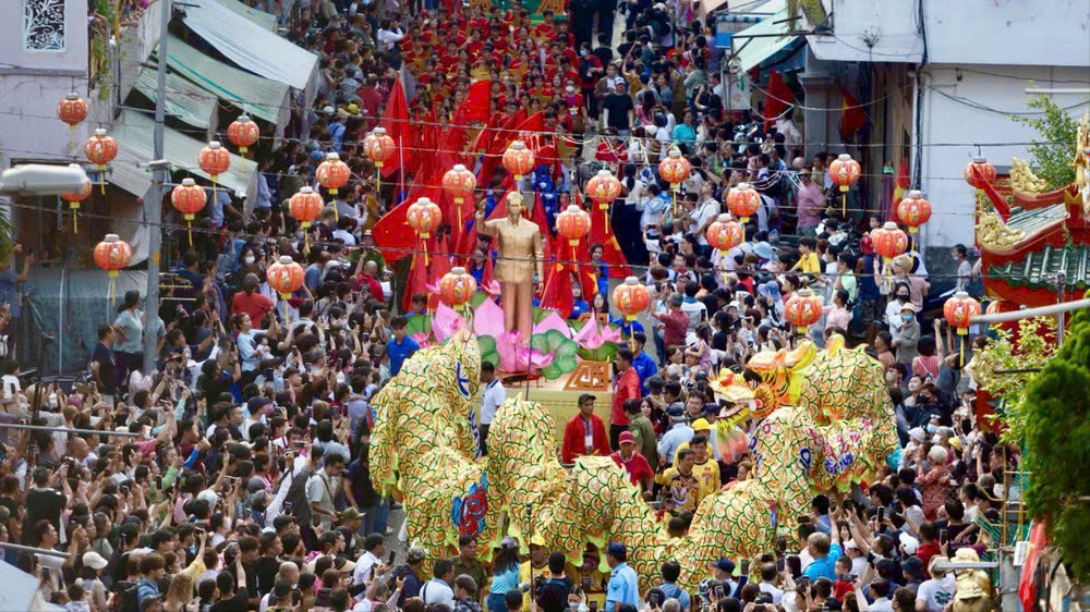 TP. HCM rực rỡ Đêm hội Nguyên Tiêu mừng Xuân Bính Ngọ 2026