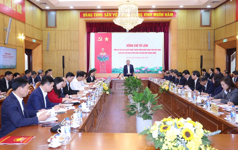 Tổng B&iacute; thư T&ocirc; L&acirc;m l&agrave;m việc với Ban Tuy&ecirc;n gi&aacute;o v&agrave; D&acirc;n vận Trung ương về việc chuẩn bị nội dung "Quy định về c&ocirc;ng t&aacute;c ch&iacute;nh trị, tư tưởng trong Đảng" - Ảnh: Hải Nguyễn