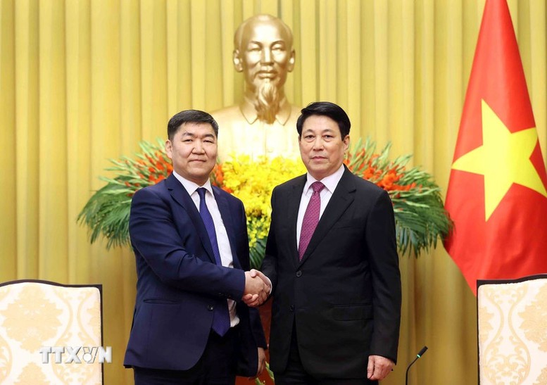 Chủ tịch nước Lương Cường tiếp Chánh án Tòa án Tối cao Mông Cổ