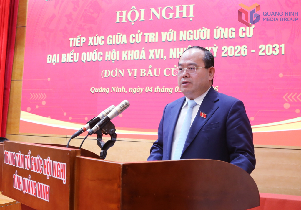 Ông Quản Minh Cường, Ủy viên Ban Chấp hành Trung ương Đảng, Bí thư Tỉnh ủy, Trưởng Đoàn ĐBQH tỉnh Quảng Ninh trình bày chương trình hành động Ông Quản Minh Cường, Ủy viên Ban Chấp hành Trung ương Đảng, Bí thư Tỉnh ủy, Trưởng Đoàn ĐBQH tỉnh Quảng Ninh trình bày chương trình hành động