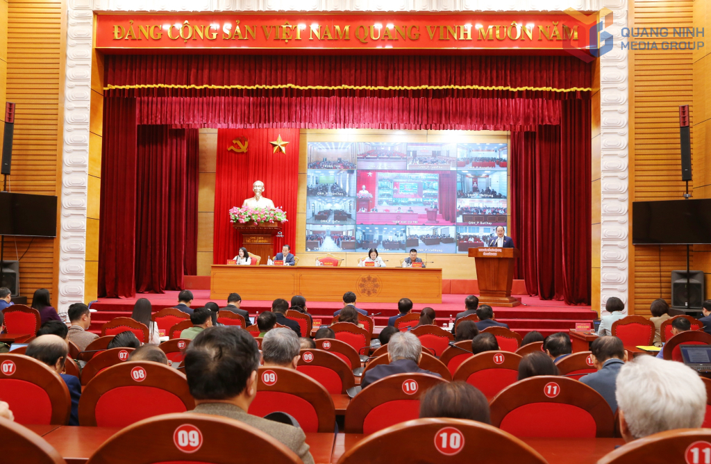 Hội nghị tiếp xúc giữa cử tri với người ứng cử ĐBQH khóa XVI ở Quảng Ninh