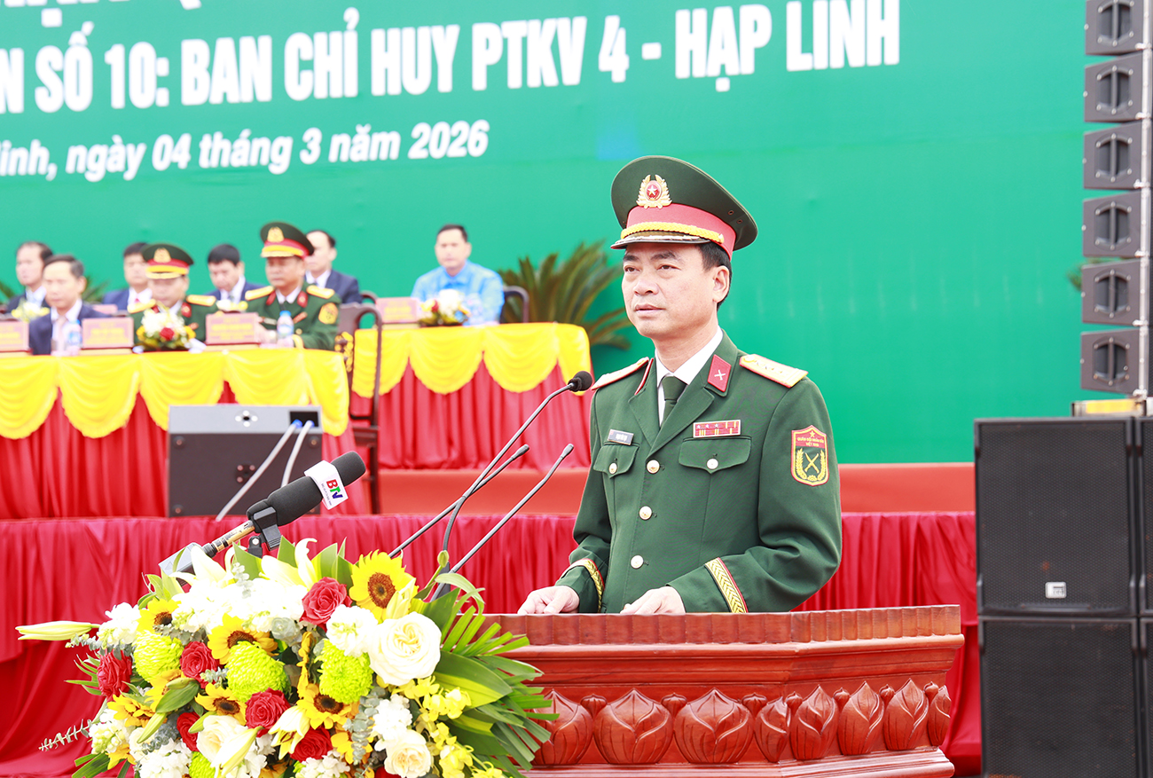 Đại tá Phạm Văn Tạo, Chỉ huy trưởng Bộ Chỉ huy Quân sự tỉnh phát biểu tại buổi lễ Đại tá Phạm Văn Tạo, Chỉ huy trưởng Bộ Chỉ huy Quân sự tỉnh phát biểu tại buổi lễ