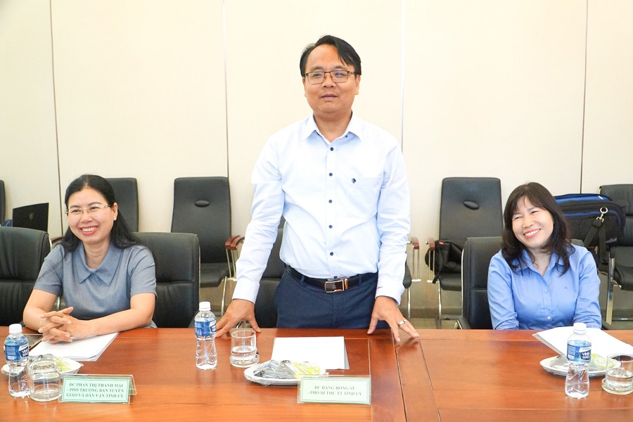 Đồng chí Đặng Hồng Sỹ, Phó Bí thư Thường trực Tỉnh ủy Lâm Đồng phát biểu tại buổi đến thăm, động viên Công ty Đồng chí Đặng Hồng Sỹ, Phó Bí thư Thường trực Tỉnh ủy Lâm Đồng phát biểu tại buổi đến thăm, động viên Công ty