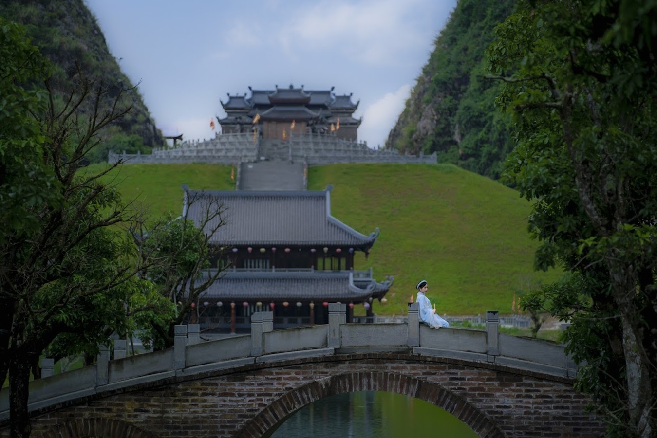 Góp phần tạo nên một Thung Ui trầm mặc cổ kính nhưng không Góp phần tạo nên một Thung Ui trầm mặc cổ kính nhưng không