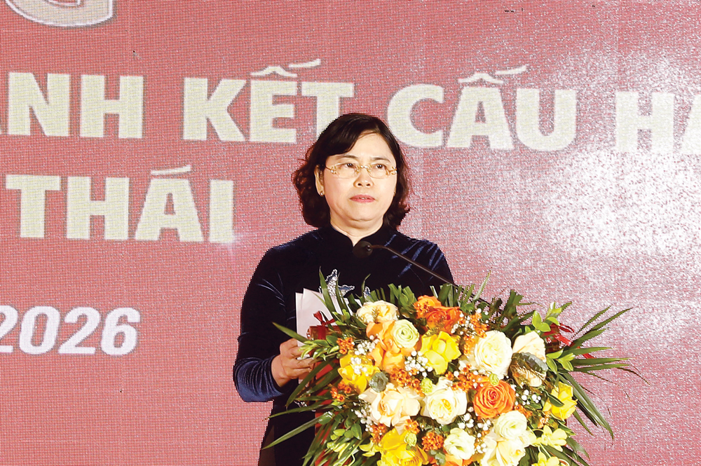 Đồng chí Trần Thị Hằng, Ủy viên Ban Thường vụ Tỉnh ủy, Phó Chủ tịch Thường trực HĐND tỉnh phát biểu tại buổi lễ. Đồng chí Trần Thị Hằng, Ủy viên Ban Thường vụ Tỉnh ủy, Phó Chủ tịch Thường trực HĐND tỉnh phát biểu tại buổi lễ.