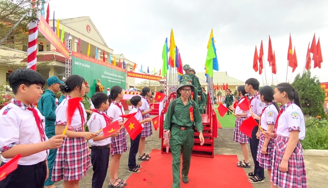 Tân binh các xã Nông Sơn, Quế Phước, Thu Bồn hăng hái lên đường tòng quân Tân binh các xã Nông Sơn, Quế Phước, Thu Bồn hăng hái lên đường tòng quân