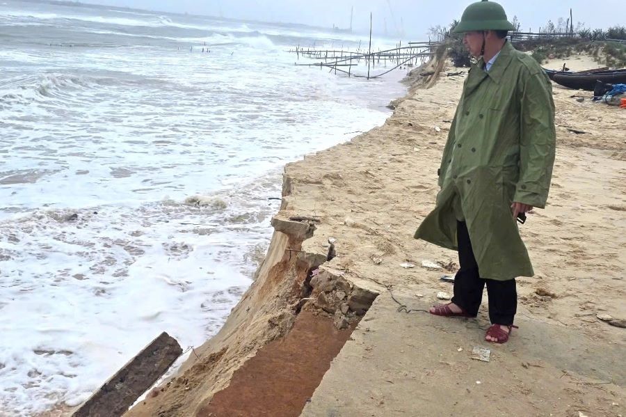 Quảng Trị: Bờ biển Mỹ Thủy tiếp tục bị sạt lở nghiêm trọng