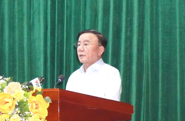 &Ocirc;ng Trần Cẩm T&uacute; - Ủy vi&ecirc;n Bộ Ch&iacute;nh trị, Thường trực Ban B&iacute; thư, B&iacute; thư Đảng ủy c&aacute;c cơ quan Đảng Trung ương.