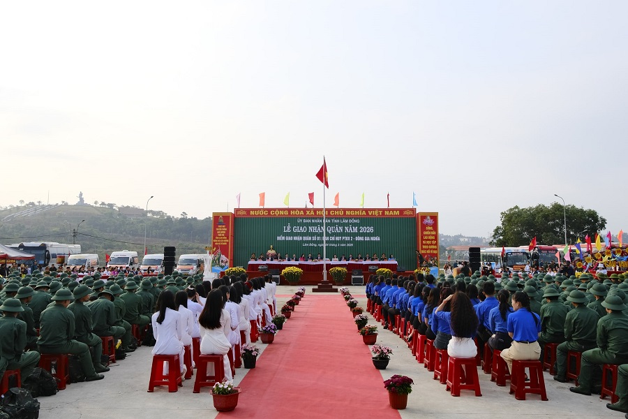 To&agrave;n cảnh Lễ giao nhận qu&acirc;n năm 2026 Điểm giao nhận qu&acirc;n số 1 &ndash; Ban Chỉ huy PTKV 2 - Đ&ocirc;ng Gia Nghĩa