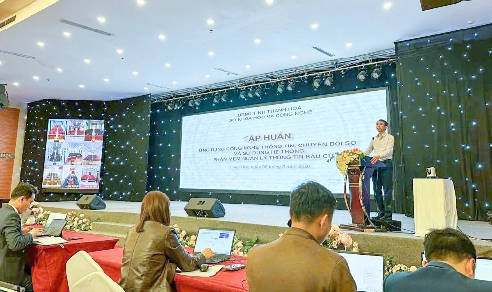 Đại diện l&atilde;nh đạo Sở Khoa học v&agrave; C&ocirc;ng nghệ ph&aacute;t biểu khai mạc lớp tập huấn.