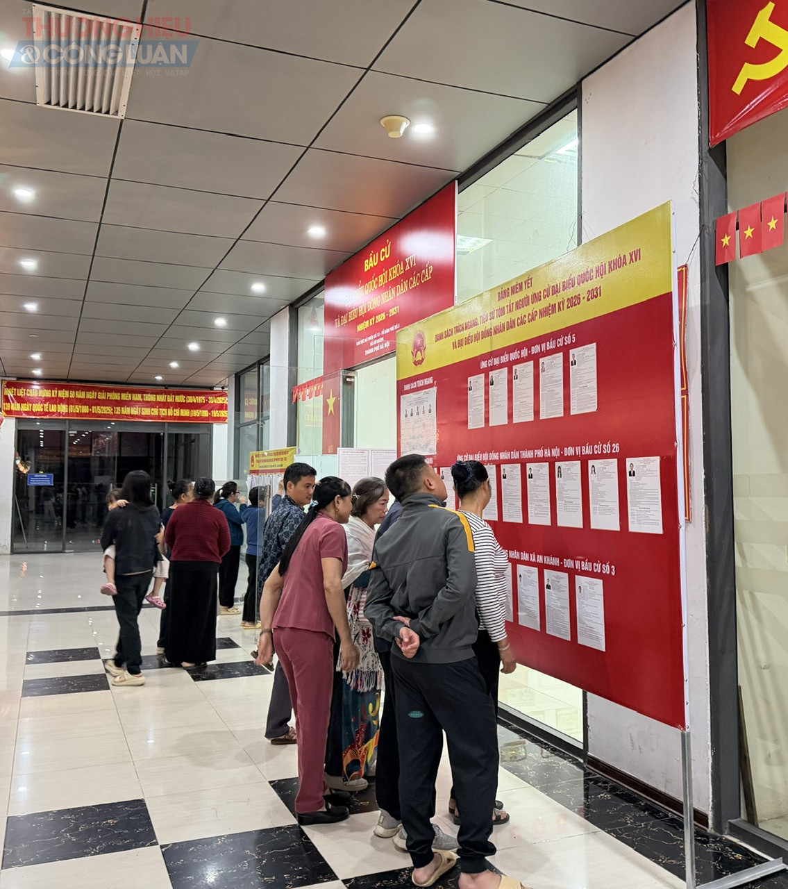 Đ&ocirc;ng đảo Cử tri Tổ d&acirc;n phố số 5 x&atilde; An Kh&aacute;nh tham dự Hội nghị tiếp x&uacute;c cử tri, s&aacute;ng suốt lựa chọn ứng cử vi&ecirc;n xuất sắc nhất.