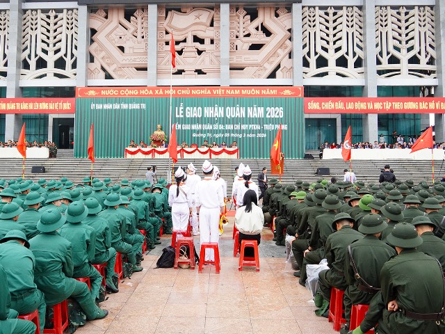 Quảng Trị tổ chức trang trọng Lễ giao, nhận qu&acirc;n năm 2026.