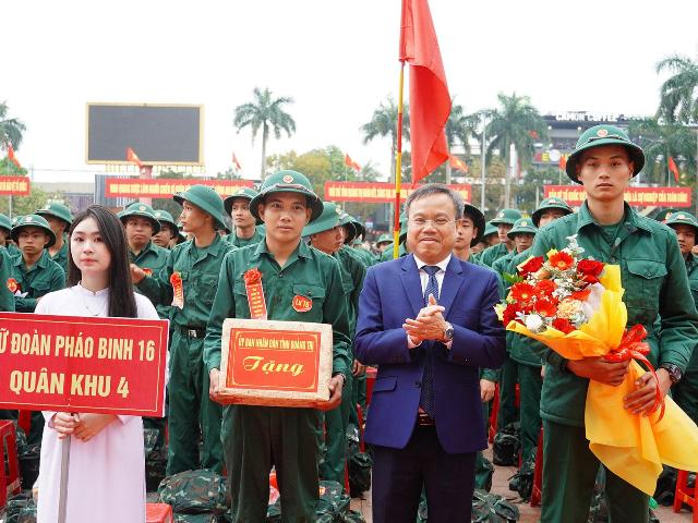 Quảng Trị: Trang trọng tổ chức Lễ giao, nhận quân năm 2026