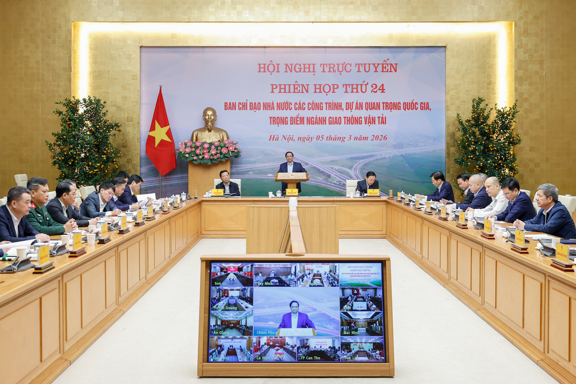 Thủ tướng Phạm Minh Ch&iacute;nh y&ecirc;u cầu thời gian tới phải quyết t&acirc;m, nỗ lực cao nhất để ho&agrave;n th&agrave;nh mục ti&ecirc;u ph&aacute;t triển kinh tế x&atilde; hội năm 2026 v&agrave; c&aacute;c năm tiếp theo. Ảnh: Nhật Bắc