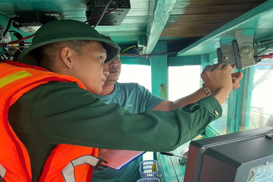 Lực lượng Bi&ecirc;n ph&ograve;ng kiểm tra hoạt động của thiết bị gi&aacute;m s&aacute;t h&agrave;nh tr&igrave;nh