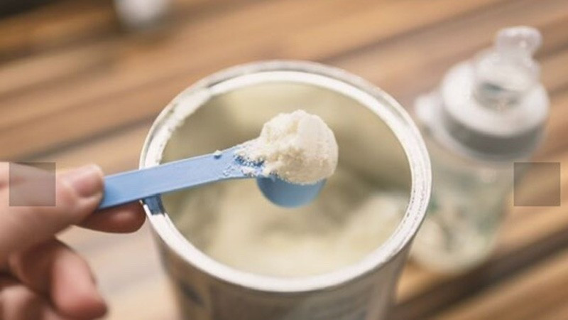 Bộ Y tế: Siết chặt kiểm nghiệm sữa cho trẻ em trước cảnh báo nhiễm độc tố cereulide