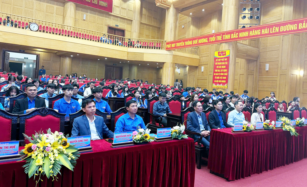 C&aacute;c đại biểu dự chương tr&igrave;nh 