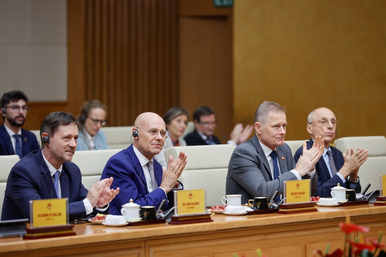 C&aacute;c Đại sứ, Đại biện EU tại Việt Nam dự cuộc gặp - Ảnh: VGP/Nhật Bắc